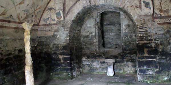 Interior del santuario de Santa Eulalia de Boveda